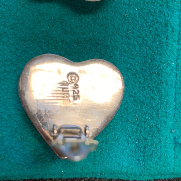 Silver clip heart shaped earrings - Picture 3 of 5